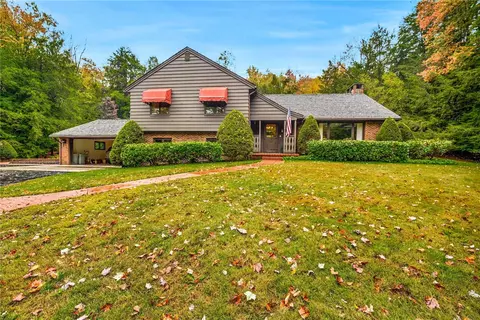 24 Hedgehog Hollow Rd, Bradford, PA 16701