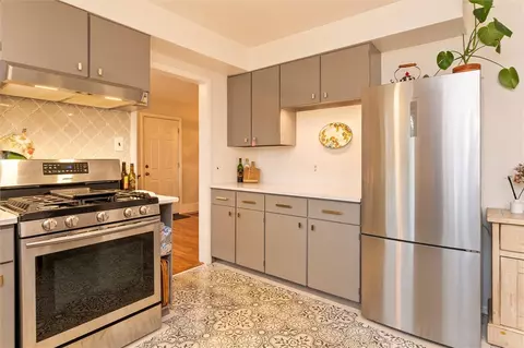 Kitchen - 36 Twin Rd, Irondequoit, NY 14609 photo 4 of 5