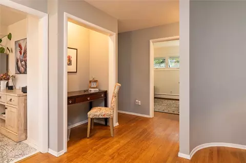 Entry Way - 36 Twin Rd, Irondequoit, NY 14609 photo 4 of 5