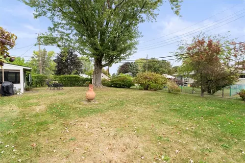 Exterior - 36 Twin Rd, Irondequoit, NY 14609 photo 6 of 8