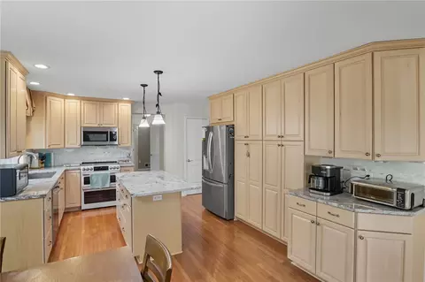 Kitchen - 441 Thyme Dr, Webster, NY 14580 photo 3 of 4