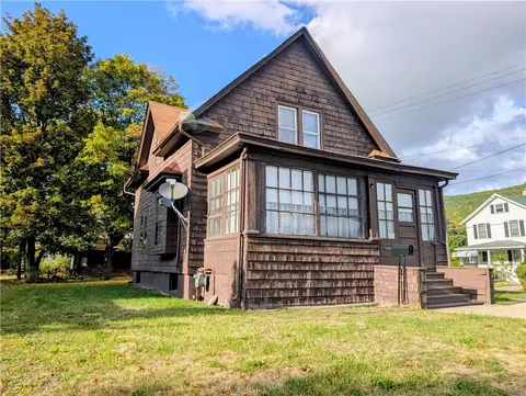 423 E Thurston St, Elmira, NY 14901