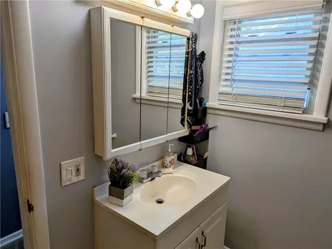 Bath - 83 Keating Dr, Irondequoit, NY 14622 photo 3 of 4