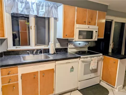 Kitchen - 83 Keating Dr, Irondequoit, NY 14622 photo 3 of 4