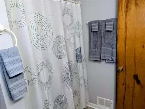 Bath - 83 Keating Dr, Irondequoit, NY 14622 photo 4 of 4