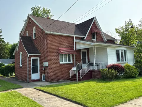 97 Fernald Ave, Lackawanna, NY 14218