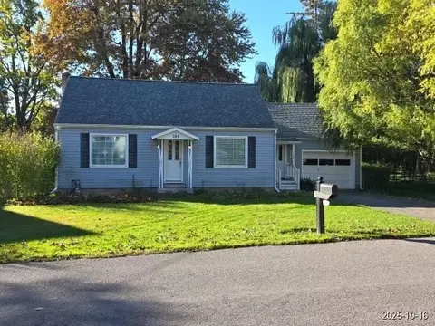 105 Clifton St, Phelps, NY 14532