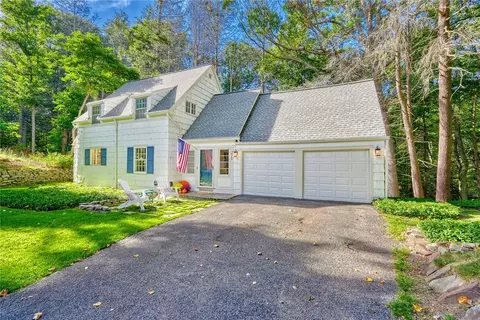 375 Oakridge Dr, Irondequoit, NY 14617 photo 2