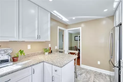375 Oakridge Dr, Irondequoit, NY 14617 photo 9
