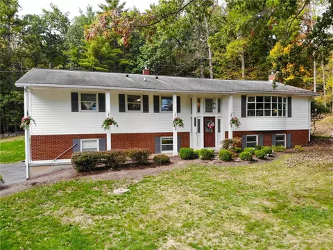 2817 Forest Hill Dr, Corning, NY 14830