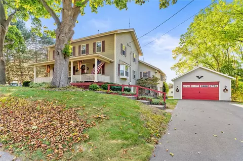 687 Pinnacle Rd, Pittsford, NY 14534