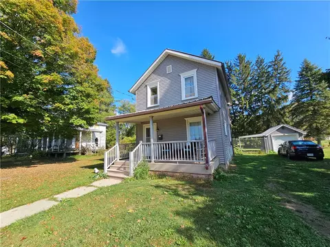 3 3rd St, Canisteo, NY 14823