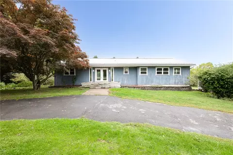 2023 Van Auken Rd, Arcadia, NY 14513