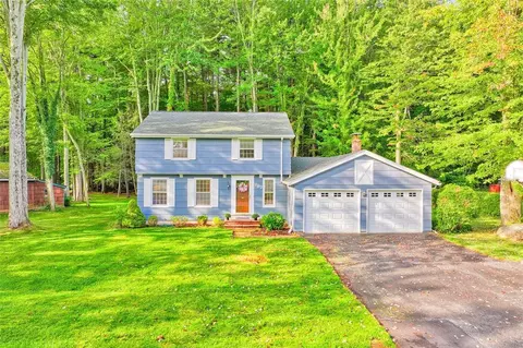 787 Tinker Tavern Rd, Webster, NY 14580