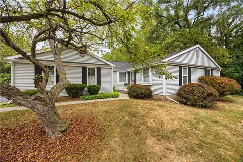 388 Upper Valley Rd, Gates, NY 14624