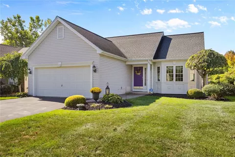 53 Creston Ct, Greece, NY 14612