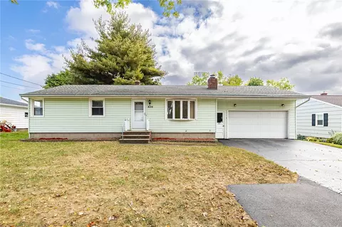 820 Wegman Rd, Gates, NY 14624