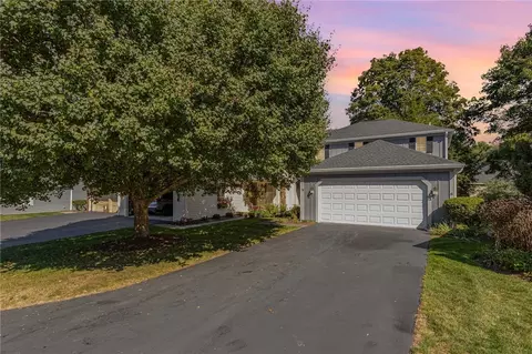 18 Winding Wood, Pittsford, NY 14534