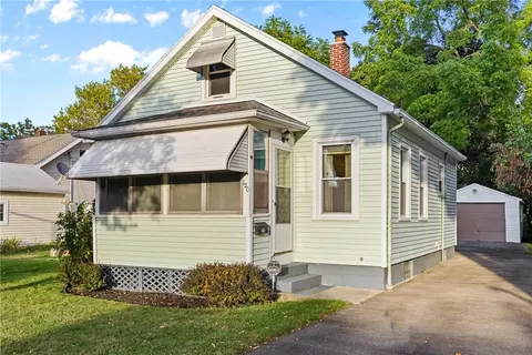 120 Mayflower St, Rochester, NY 14615
