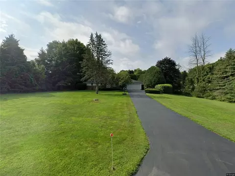 612 Plank Rd, Macedon, NY 14502