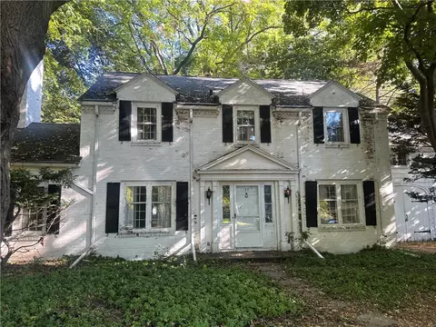 12 Summit Dr, Brighton, NY 14620
