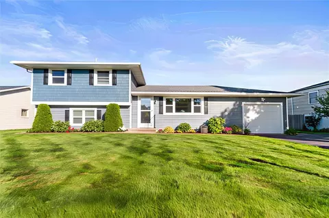 142 Bouckhart Ave, Irondequoit, NY 14622