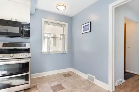 Kitchen - 96 Fairlea Dr, Irondequoit, NY 14622 photo 3 of 3