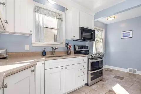 Kitchen - 96 Fairlea Dr, Irondequoit, NY 14622 photo 2 of 3