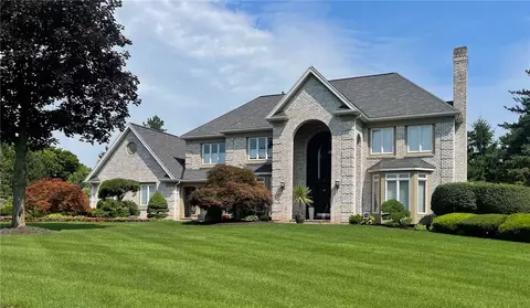 1 Swickley Ct, Pittsford, NY 14534