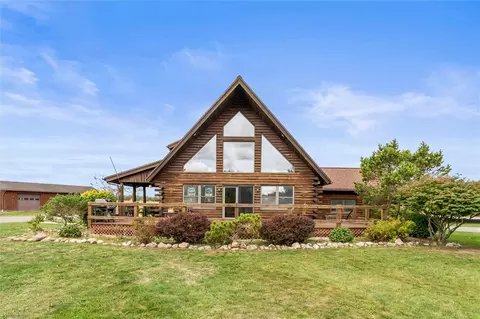 8522 Lake Street Rd, Le Roy, NY 14482