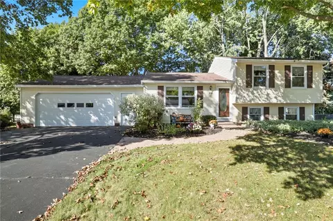 46 Cascade Rd, West Henrietta, NY 14586