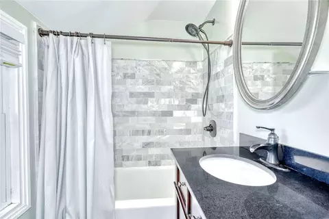 Bath - 174 Coolidge Rd, Irondequoit, NY 14622 photo 1 of 1
