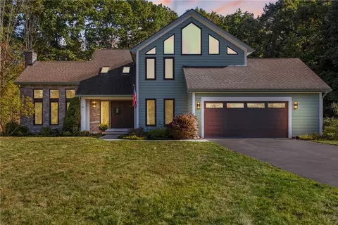 51 Hawks Vw, Honeoye Falls, NY 14472