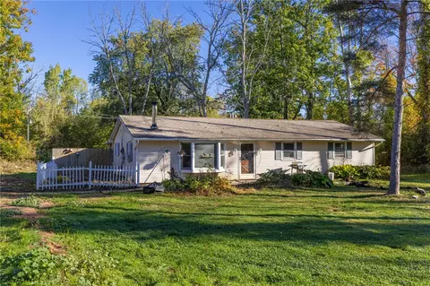 600 Lawton Rd, Hilton, NY 14468
