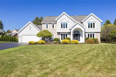 30 Glen Valley Dr, Penfield, NY 14526