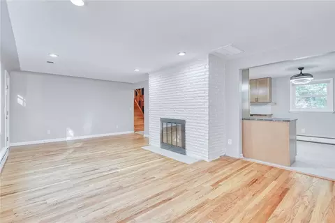 Living - 785 John Glenn Blvd, Webster, NY 14580 photo 5 of 11