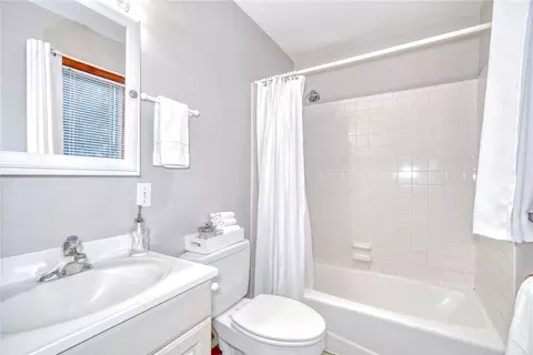 Bath - 785 John Glenn Blvd, Webster, NY 14580 photo 4 of 5
