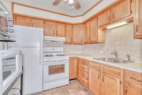 Kitchen - 785 John Glenn Blvd, Webster, NY 14580 photo 6 of 7