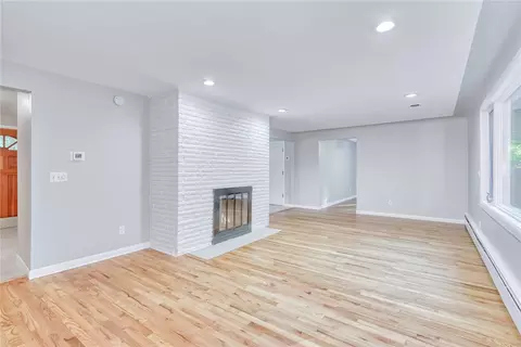 Living - 785 John Glenn Blvd, Webster, NY 14580 photo 1 of 11