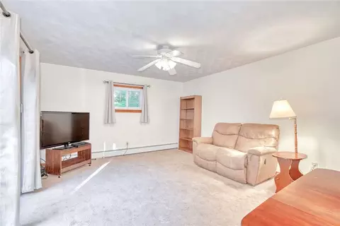 Living - 785 John Glenn Blvd, Webster, NY 14580 photo 7 of 11
