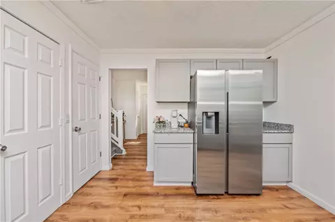 Entry Way - 8 Clearbrook Dr, Irondequoit, NY 14609 photo 3 of 3