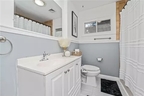 Bath - 8 Clearbrook Dr, Irondequoit, NY 14609 photo 1 of 3