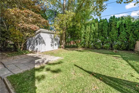 Exterior - 8 Clearbrook Dr, Irondequoit, NY 14609 photo 2 of 4