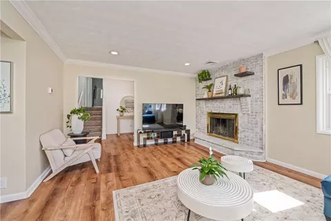 Living - 8 Clearbrook Dr, Irondequoit, NY 14609 photo 2 of 3