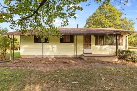 16 Burt Dr, Rochester, NY 14623