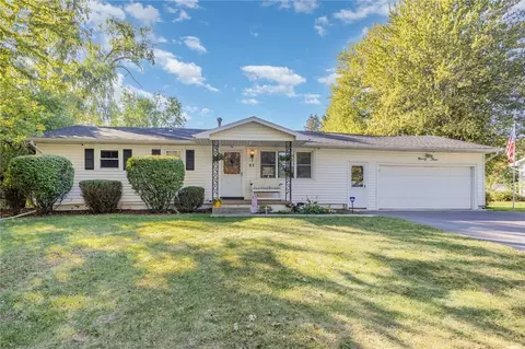 93 Lalanne Rd, Rochester, NY 14623