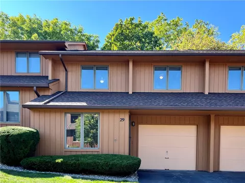 29 Treetop Dr, Perinton, NY 14450