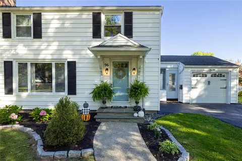 Exterior - 96 Tottenham Rd, Irondequoit, NY 14609 photo 2 of 8