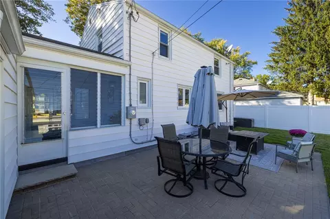 Exterior - 96 Tottenham Rd, Irondequoit, NY 14609 photo 5 of 8