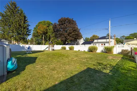 Exterior - 96 Tottenham Rd, Irondequoit, NY 14609 photo 8 of 8